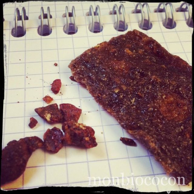 Non, je ne mache pas des bouts de terre ! mais de la propolis propolis