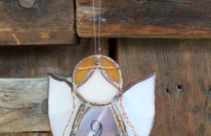 Made in Briançon (Alpes): un ange de Noel en vitrail ange-de-noel