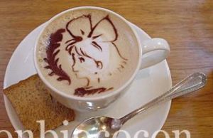 Le latte art ou comment s’amuser avec sa tasse de café au lait…