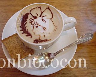 Le latte art ou comment s’amuser avec sa tasse de café au lait…