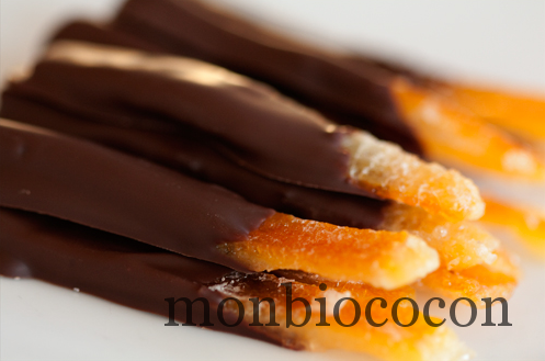 Ce petit top qui me fait de l’oeil chez Esprit… Aaaaah ! Ze le veux… MAIS (il y a un MAIS) orangettes