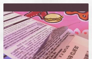 Des étiquettes collées sur d’autres étiquettes… de cosmétique… J’en pense quoi ? etiqette-collée-recollée-sur-produit