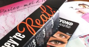 De pourquoi il y a un mascara dans ma boite aux lettres… Bénéfit, tu es à moi, gniark gniark ! ! ! mascara-benefit-they're-real