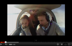 La demande en mariage en avion : faux crash pour vraie demande