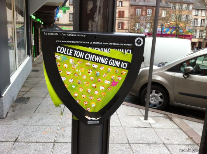 Un distributeur gratuit de chewing gum… usagés !