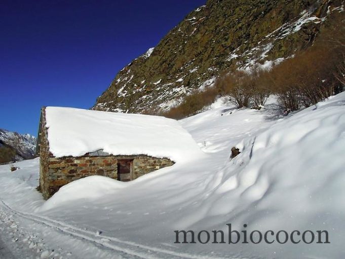 Neige, soleil et montagnes Pyrénéennes
