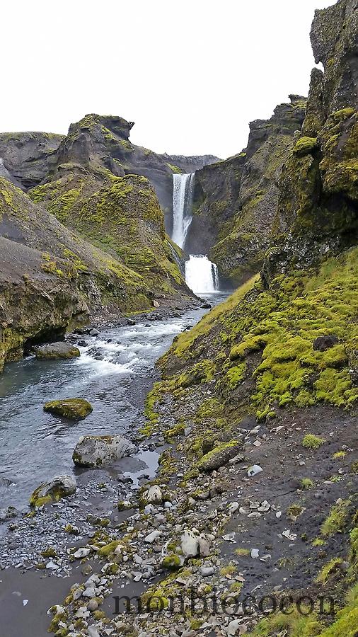 iceland--south-photos-hikking-skogafoss-4