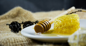 Miel vs Sucre : qui influence le plus ta glycémie