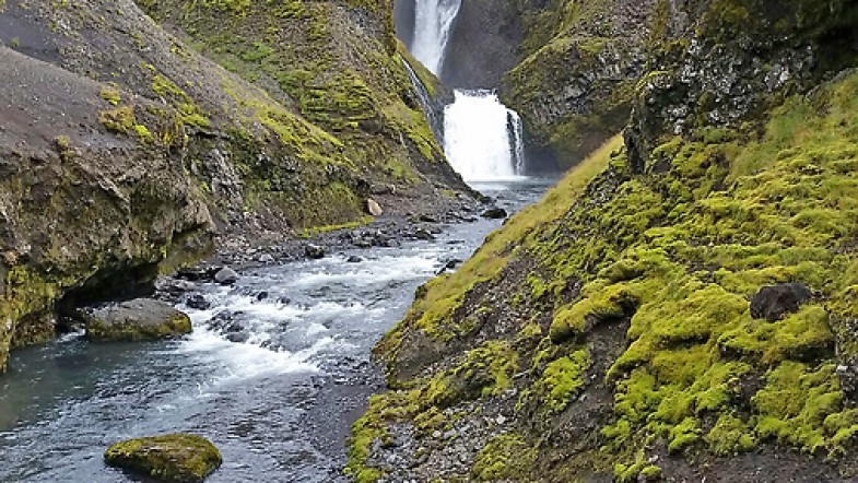 Roadtrip in Iceland : randonnée au-dessus de Skogafoss