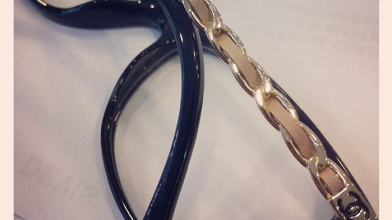 De nouveaux 4 z’yeux pour moi ! Chanel & cuir au programme. Sur mon nez.