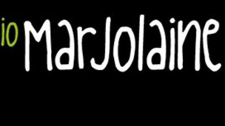 Marjolaine t’as un trop beau salon, tu sais. Fais moi une fleur, tu m’invites à Paris?