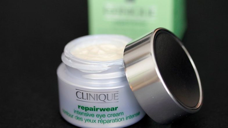 Mon contour des yeux Clinique repairwear, pour la nuit il est tout douillet
